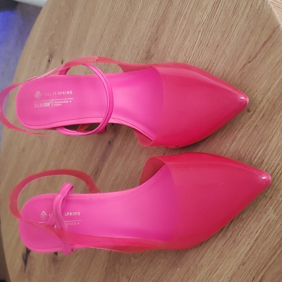 Shoes - Picture 4 of 5